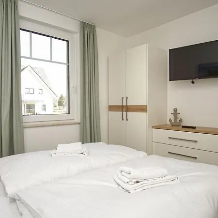 Rex Rugia Fewo12-2 Strandnah,terrasse,sauna,pool Apartment Lobbe